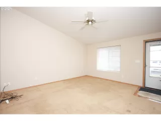 Photo #5: 21432842 Listing 