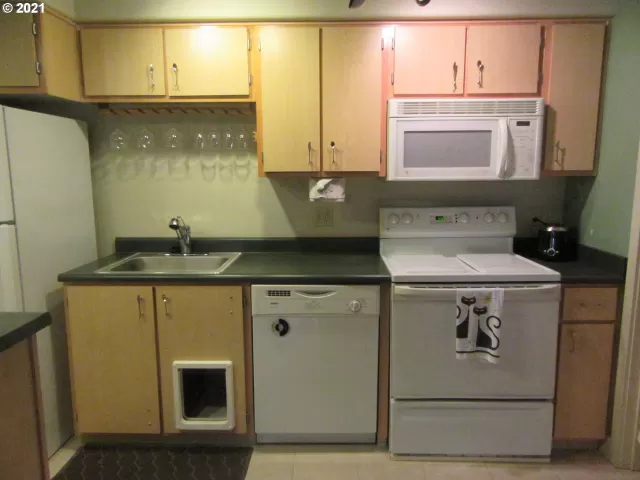 MLS: 21433248 Condo For Sale