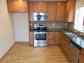 Photo #1: 21433257 Listing 