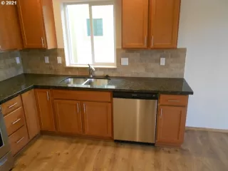 Photo #2: 21433257 Listing 