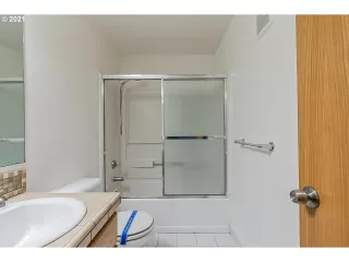 Photo #3: 21433425 Listing