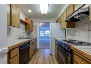 Photo #5: 21433425 Listing