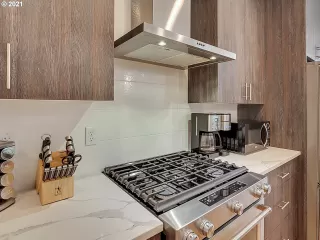 Photo #3: 21434509 Listing