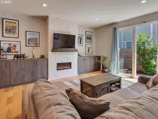 Photo #4: 21434509 Listing