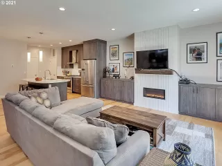 Photo #6: 21434509 Listing