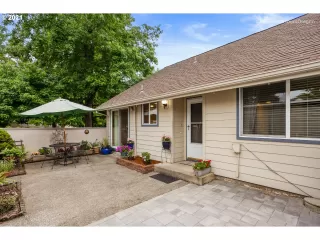 Photo #4: 21434632 Listing 