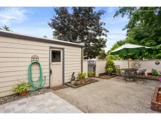 Photo #5: 21434632 Listing 