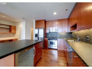 Photo #4: 21434725 Listing