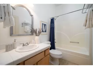 Photo #6: 21434823 Listing