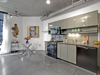 Photo #5: 21435079 Listing