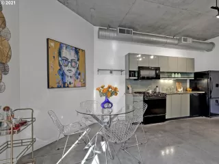 Photo #6: 21435079 Listing