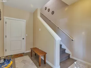 Photo #5: 21435147 Listing