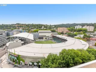 Photo #5: 21435569 Listing