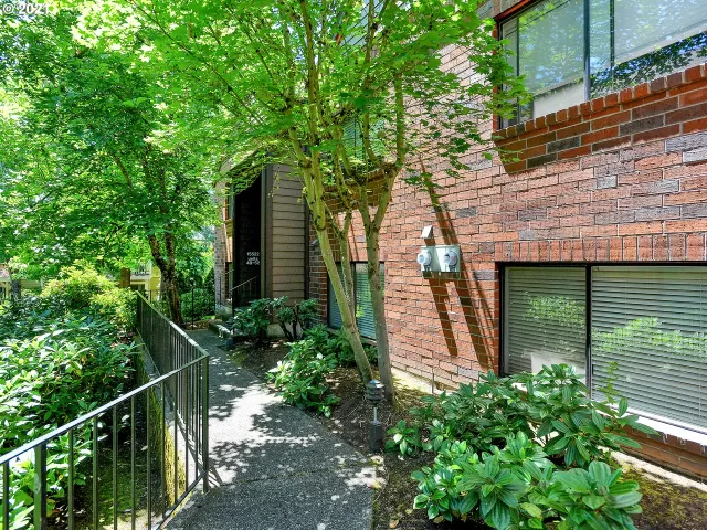 MLS: 21436019 Condo For Sale