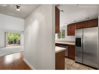 Photo #3: 21436123 Listing 