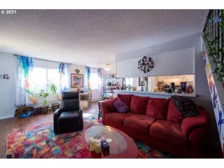 Photo #6: 21436262 Listing