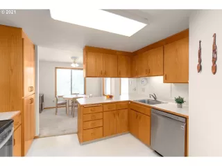 Photo #4: 21436764 Listing