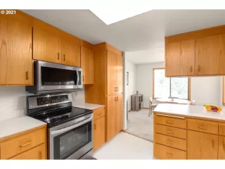 Photo #5: 21436764 Listing