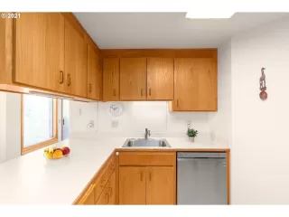 Photo #6: 21436764 Listing