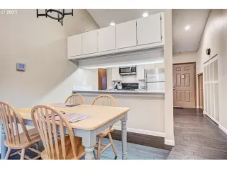 Photo #2: 21436839 Listing
