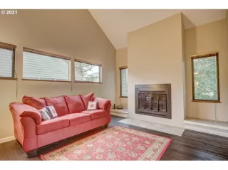 Photo #4: 21436839 Listing