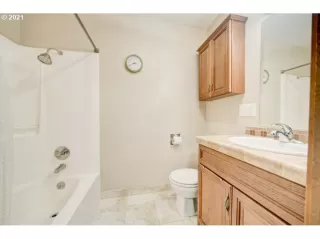 Photo #6: 21436839 Listing