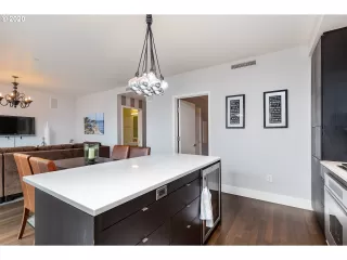 Photo #2: 21437275 Listing