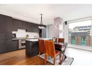 Photo #3: 21437275 Listing