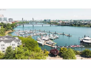 Photo #3: 214377587 Listing