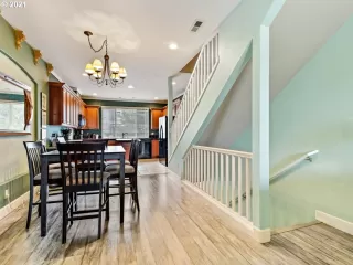 Photo #4: 21437914 Listing