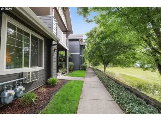 Photo #2: 21437948 Listing