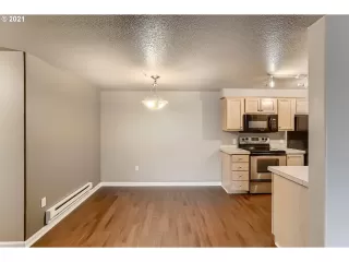 Photo #4: 21437977 Listing