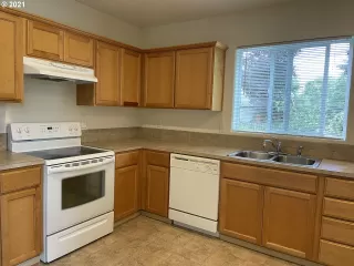 Photo #4: 21438015 Listing