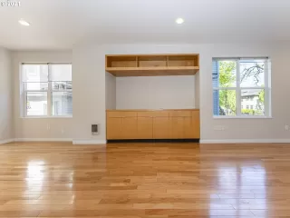 Photo #4: 21438047 Listing