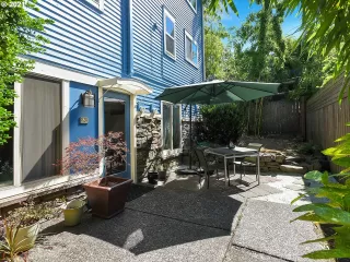 Photo #5: 21438855 Listing