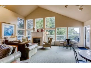 Photo #3: 21438968 Listing