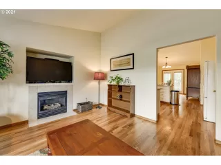 Photo #3: 21439326 Listing