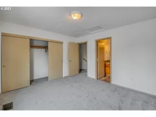 Photo #2: 21439615 Listing