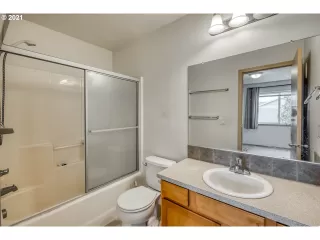 Photo #5: 21439615 Listing