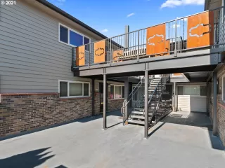 Photo #1: 21439684 Listing