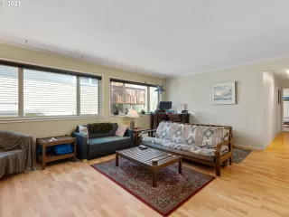 Photo #2: 21439684 Listing