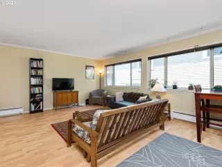 Photo #3: 21439684 Listing