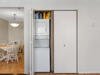 Photo #4: 21439684 Listing