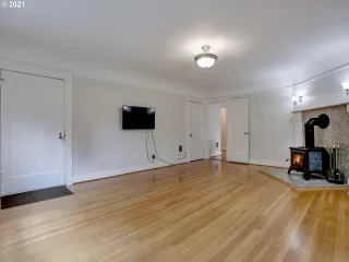 Photo #1: 21439687 Listing