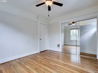 Photo #4: 21439687 Listing