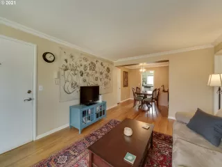 Photo #1: 21439800 Listing