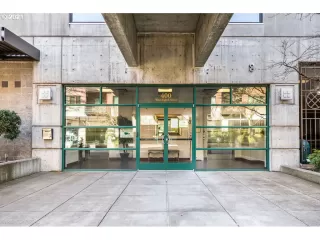 Photo #1: 21440046 Listing