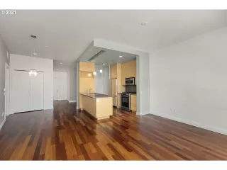 Photo #3: 21440609 Listing