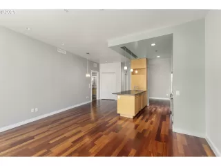 Photo #5: 21440609 Listing