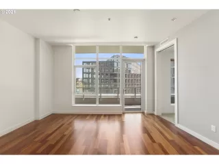 Photo #6: 21440609 Listing